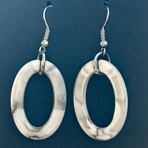 Elegant Silver Oval Earrings E17